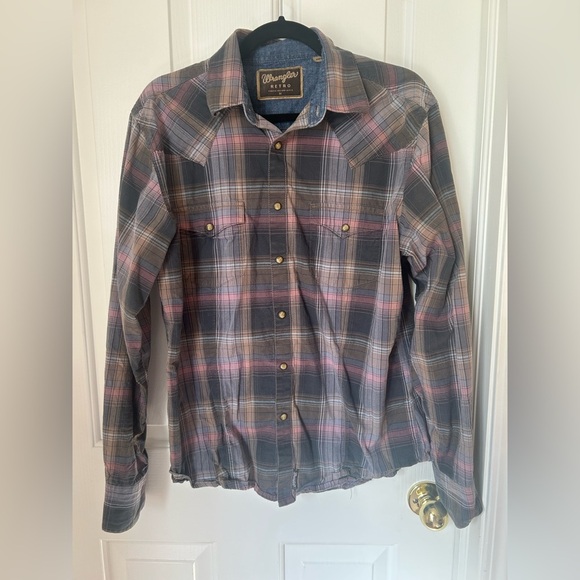 Wrangler Other - Wrangler Retro Plaid Button-Up Shirt